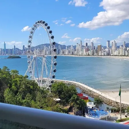 Vista Espetacular Da Roda Gigante Balneario Camboriu Exterior photo