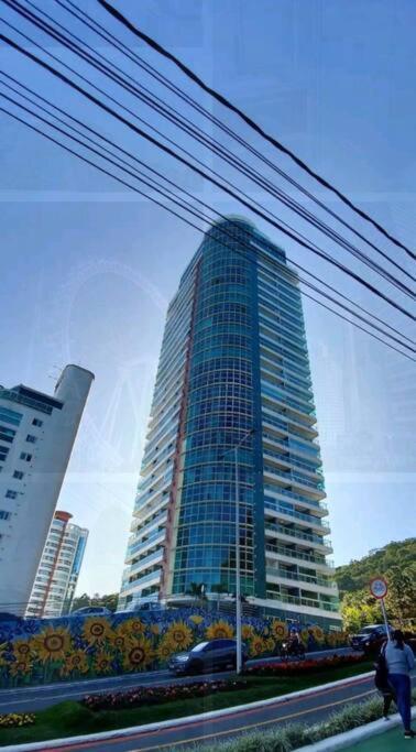 Vista Espetacular Da Roda Gigante Apartment